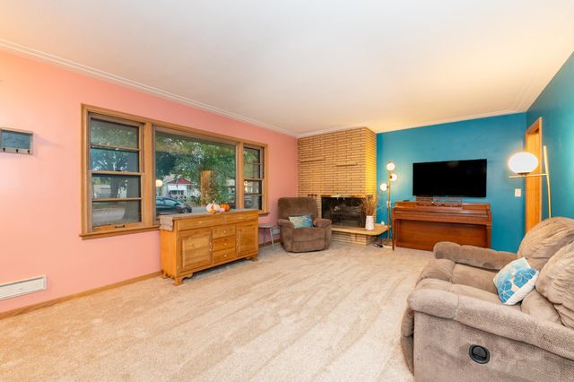 4249 Oliver Avenue N, Minneapolis, MN 55412