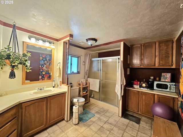 98041 HALLWAY Rd 23, Brookings, OR 97415