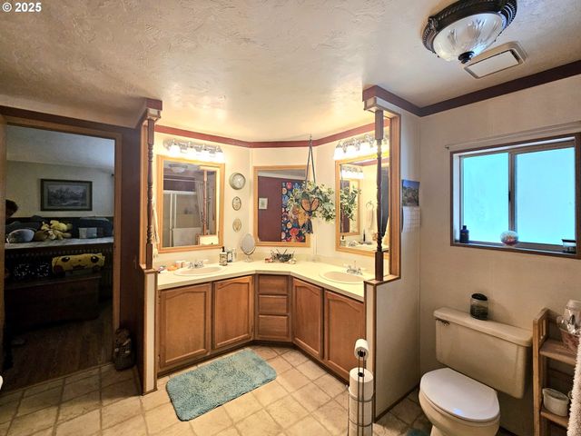 98041 HALLWAY Rd 23, Brookings, OR 97415