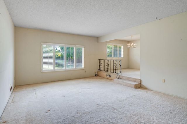 7341 S Land Park Dr, Sacramento, CA 95831