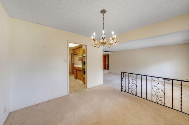 7341 S Land Park Dr, Sacramento, CA 95831