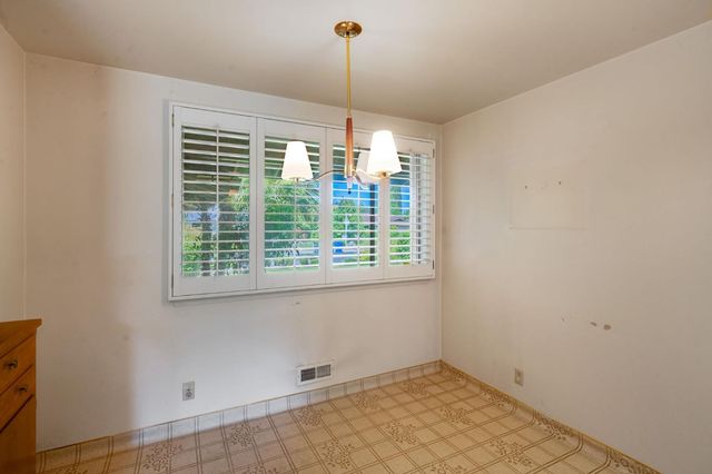 7341 S Land Park Dr, Sacramento, CA 95831