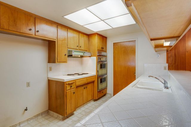 7341 S Land Park Dr, Sacramento, CA 95831