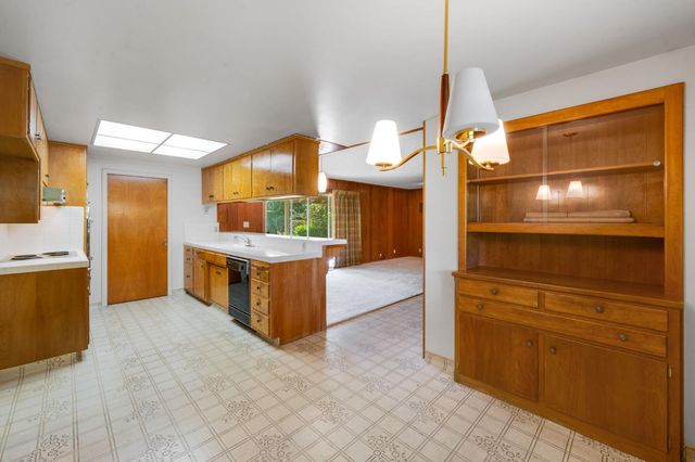 7341 S Land Park Dr, Sacramento, CA 95831