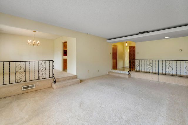 7341 S Land Park Dr, Sacramento, CA 95831