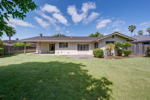 7341 S Land Park Dr, Sacramento, CA 95831