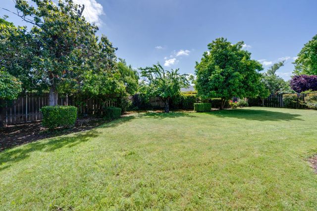 7341 S Land Park Dr, Sacramento, CA 95831
