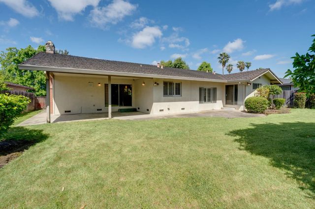 7341 S Land Park Dr, Sacramento, CA 95831