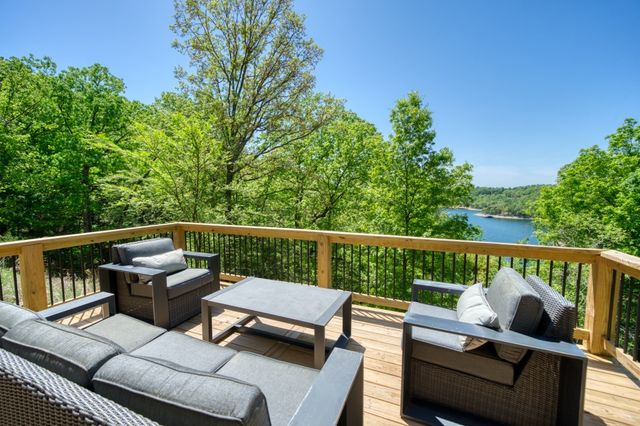 70 Panorama Shores Drive, Eureka Springs, AR 72631