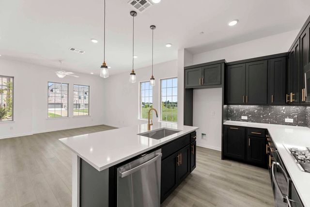 627 Redwood Way, Mansfield, TX 76063