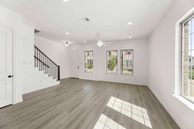 627 Redwood Way, Mansfield, TX 76063