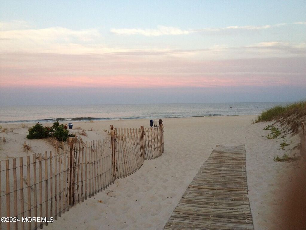 1401 Boulevard B8, Seaside Park, NJ 08752