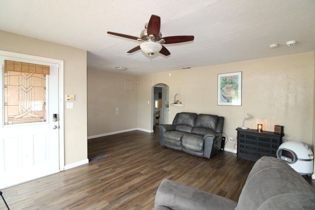 2325 North Street, Anderson, CA 96007