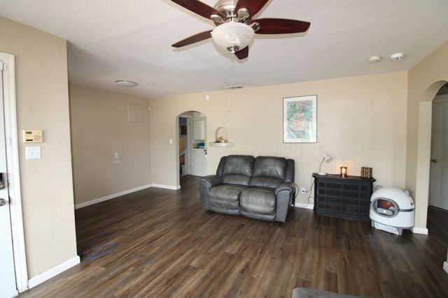 2325 North Street, Anderson, CA 96007