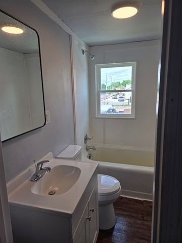 701 Cumberland Dr Apt 4, Clarksville, TN 37040