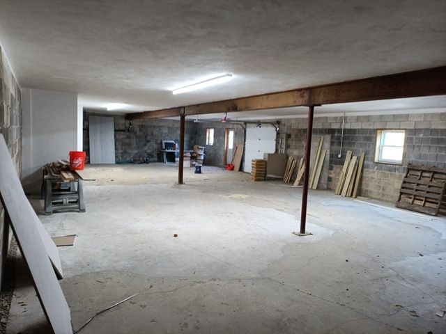 476 Worcester Street, Southbridge, MA 01550