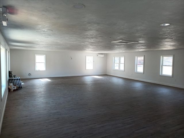 476 Worcester Street, Southbridge, MA 01550