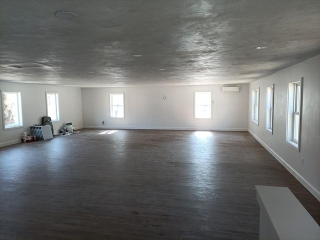 476 Worcester Street, Southbridge, MA 01550