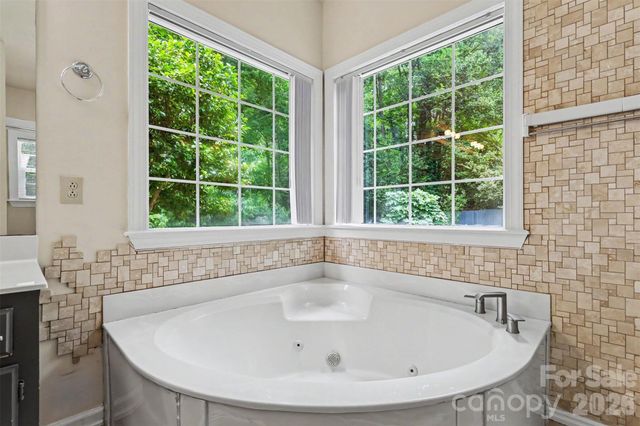 9102 Brightleaf Place, Charlotte, NC 28269
