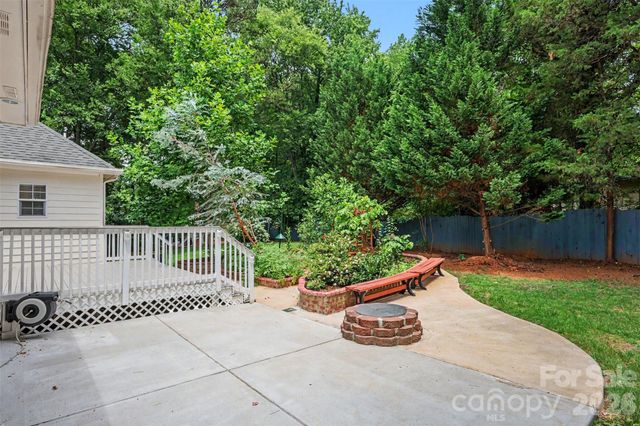 9102 Brightleaf Place, Charlotte, NC 28269