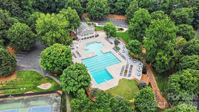 9102 Brightleaf Place, Charlotte, NC 28269