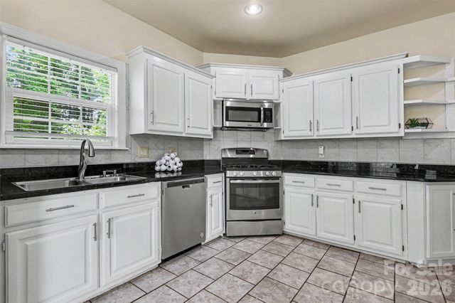 9102 Brightleaf Place, Charlotte, NC 28269