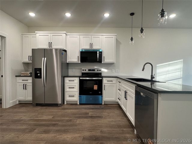 612 S 3rd Street, Morris, OK 74445