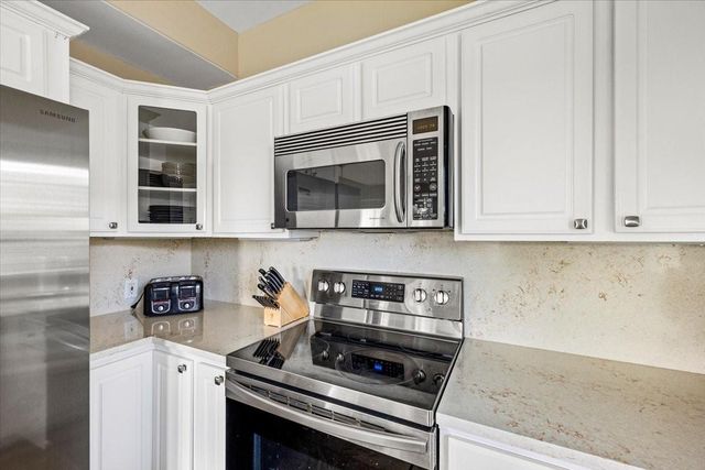 13609 Pirates Beach Boulevard, Galveston, TX 77554