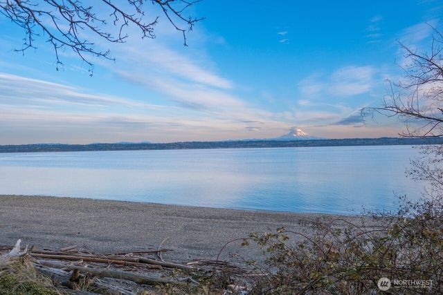 24310 47th Avenue SW, Vashon, WA 98070