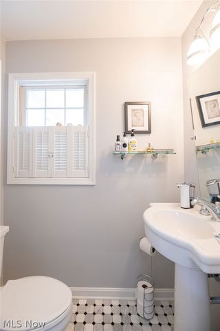 537 Coy Lane, Chagrin Falls, OH 44022