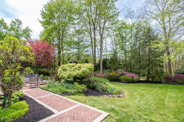 537 Coy Lane, Chagrin Falls, OH 44022