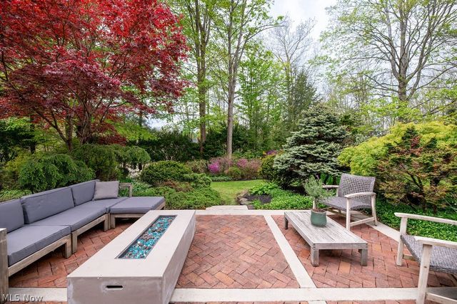 537 Coy Lane, Chagrin Falls, OH 44022