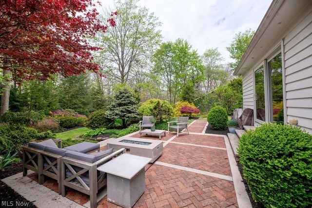 537 Coy Lane, Chagrin Falls, OH 44022