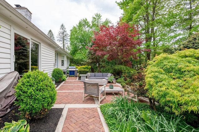 537 Coy Lane, Chagrin Falls, OH 44022