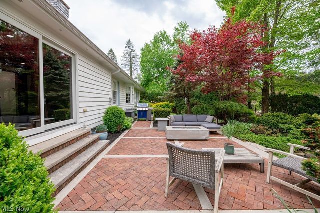 537 Coy Lane, Chagrin Falls, OH 44022