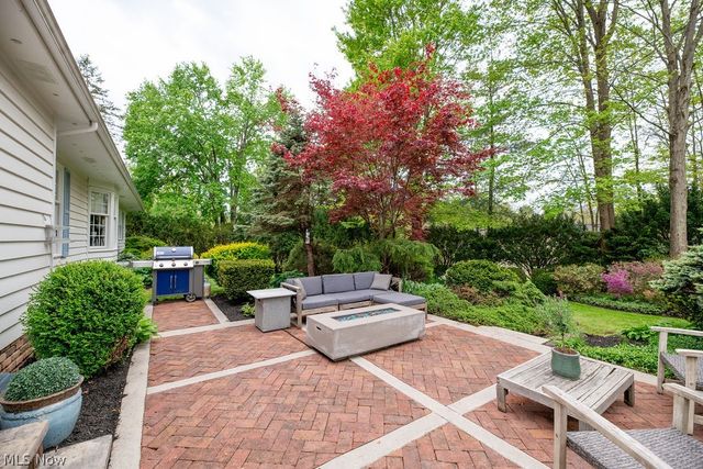 537 Coy Lane, Chagrin Falls, OH 44022