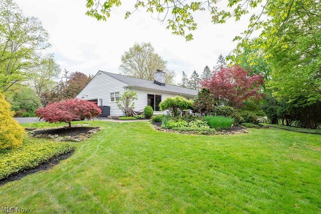 537 Coy Lane, Chagrin Falls, OH 44022
