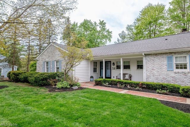 537 Coy Lane, Chagrin Falls, OH 44022