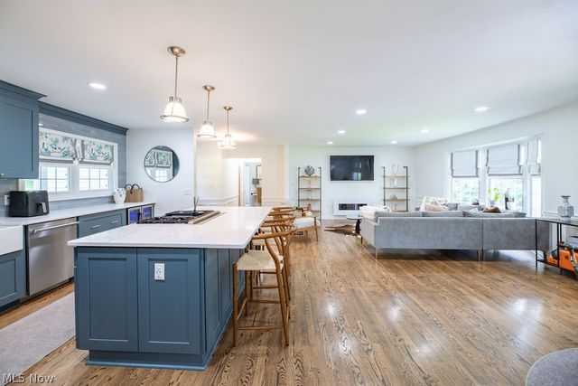 537 Coy Lane, Chagrin Falls, OH 44022