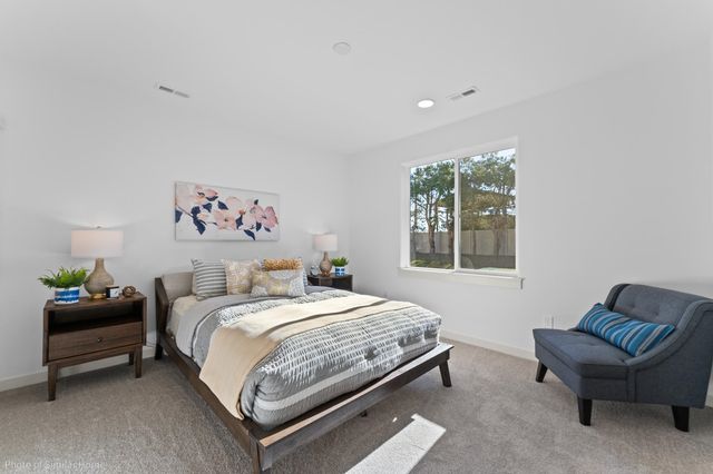 421 N Viewmont Ct, Greenacres, WA 99016