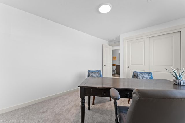 421 N Viewmont Ct, Greenacres, WA 99016