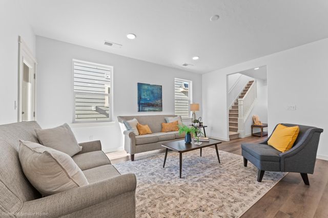 421 N Viewmont Ct, Greenacres, WA 99016