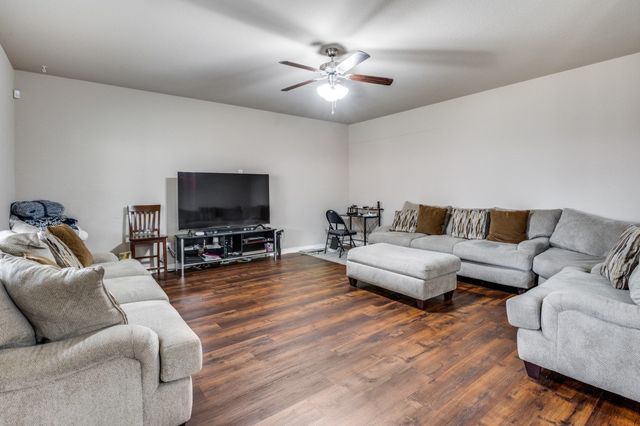 5808 Windy Meadow Lane, Grand Prairie, TX 75052