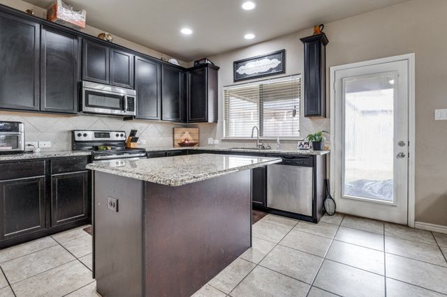 5808 Windy Meadow Lane, Grand Prairie, TX 75052