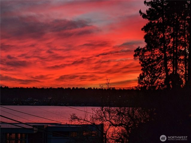 6214 NE 129th Street, Kirkland, WA 98034