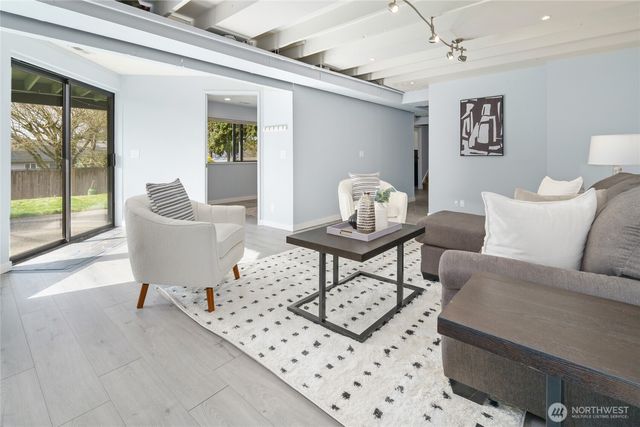 6214 NE 129th Street, Kirkland, WA 98034