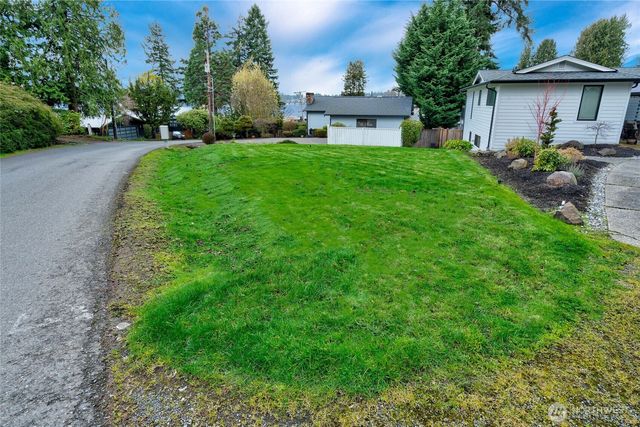 6214 NE 129th Street, Kirkland, WA 98034