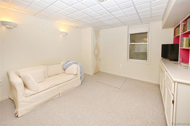 5084 Buckingham, Troy, MI 48098