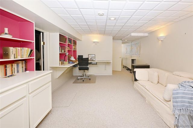 5084 Buckingham, Troy, MI 48098