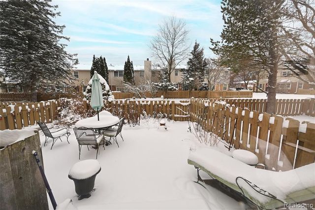 5084 Buckingham, Troy, MI 48098